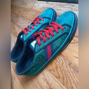 ❌ SOLD ON MERCARI ❌Mens Gucci Tennis 1977